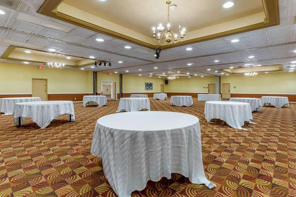 Clarion Inn & Suites, Roswell Exteriér fotografie