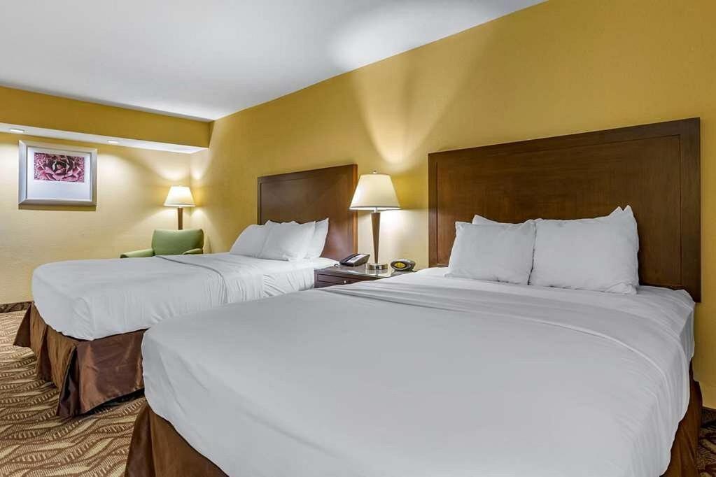 Clarion Inn & Suites, Roswell Exteriér fotografie