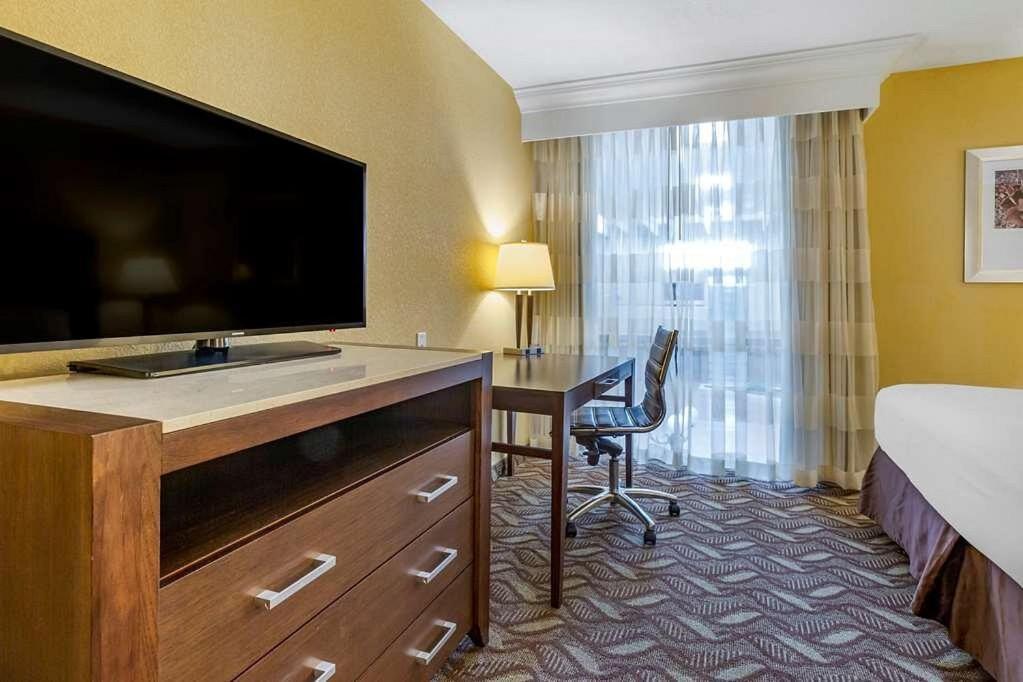 Clarion Inn & Suites, Roswell Exteriér fotografie