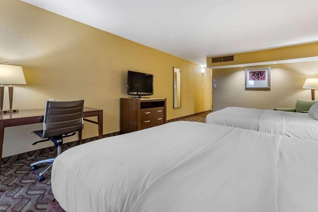 Clarion Inn & Suites, Roswell Exteriér fotografie