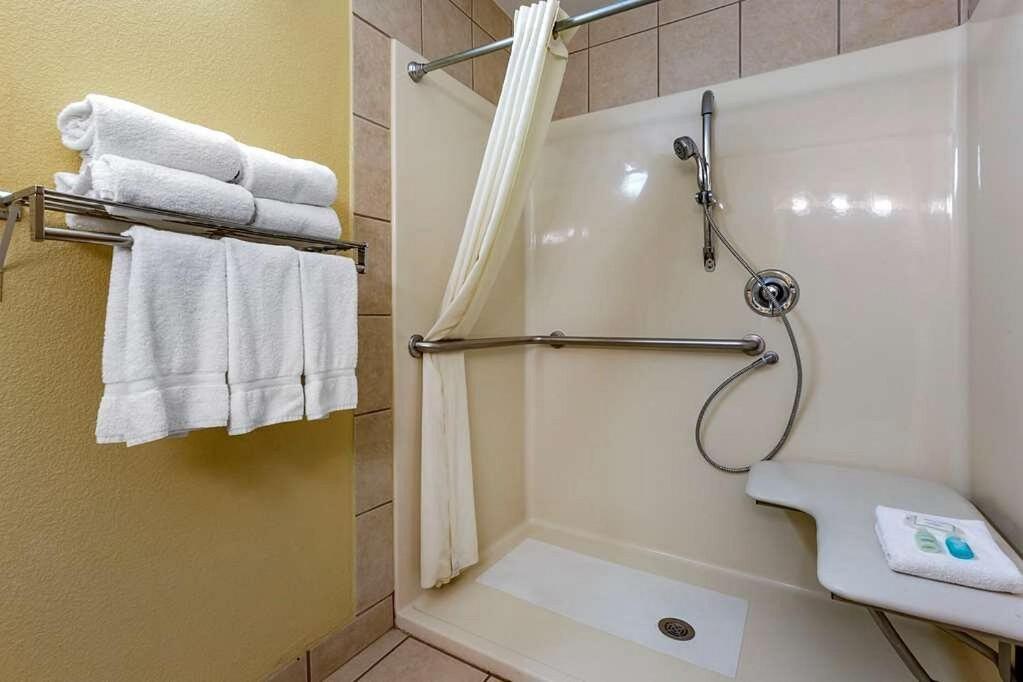 Clarion Inn & Suites, Roswell Exteriér fotografie