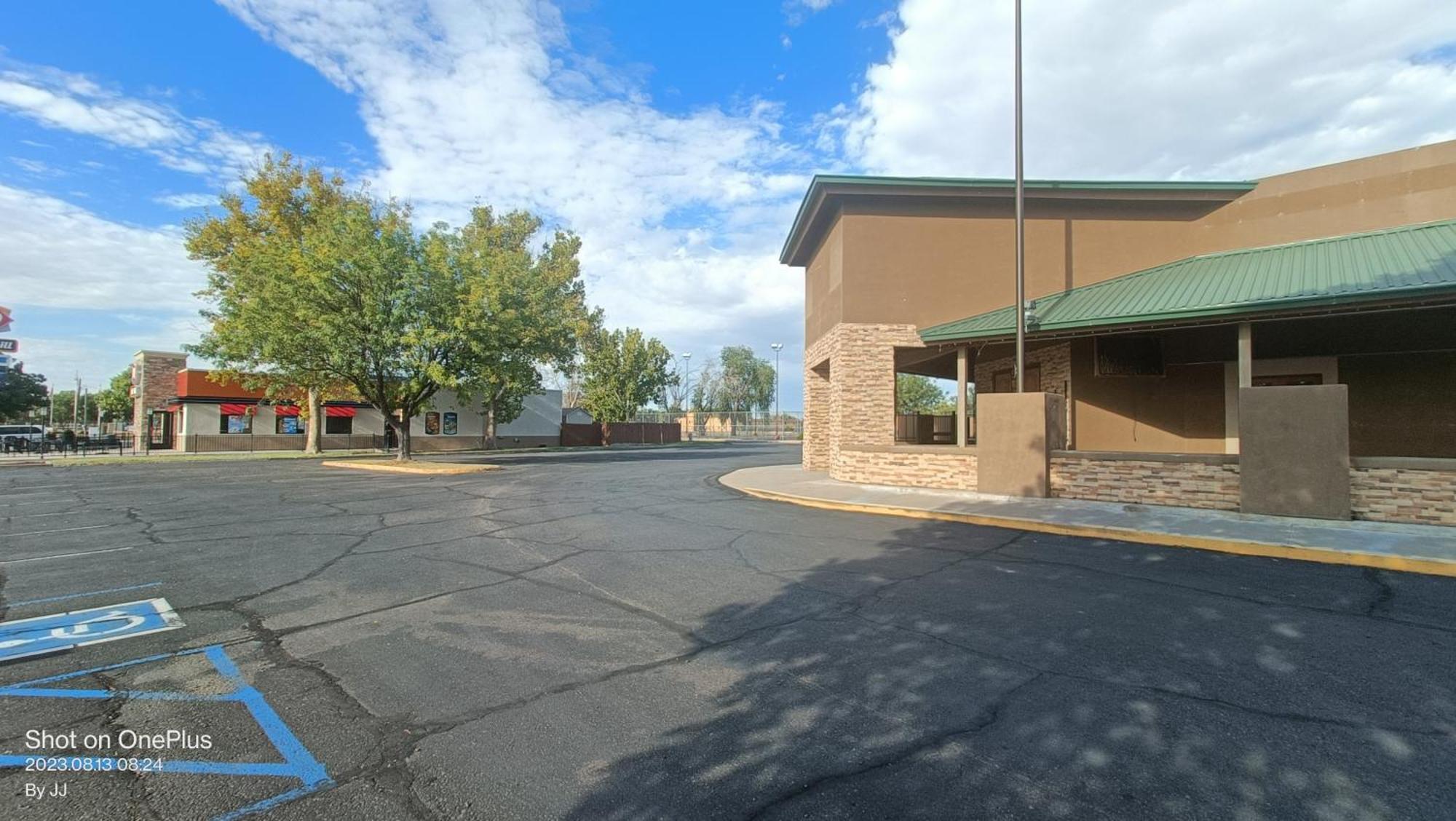 Clarion Inn & Suites, Roswell Exteriér fotografie